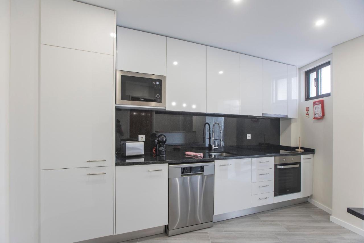2Br Flat W/ Ac & Great Views By Lovelystay บีลาโนวาเดกายา ภายนอก รูปภาพ