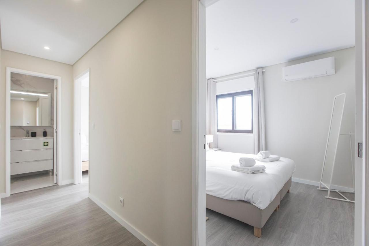 2Br Flat W/ Ac & Great Views By Lovelystay บีลาโนวาเดกายา ภายนอก รูปภาพ